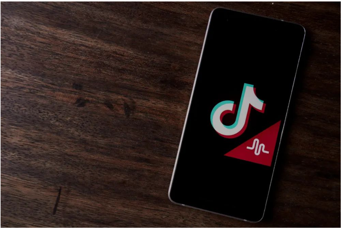Các nghị sĩ Hoa Kỳ yêu cầu ByteDance thoái vốn khỏi TikTok trong vòng 165 ngày Trong sáu tuần đầu năm nay, doanh số bán iPhone tại Trung Quốc đã giảm 24% so với cùng kỳ năm ngoái.
